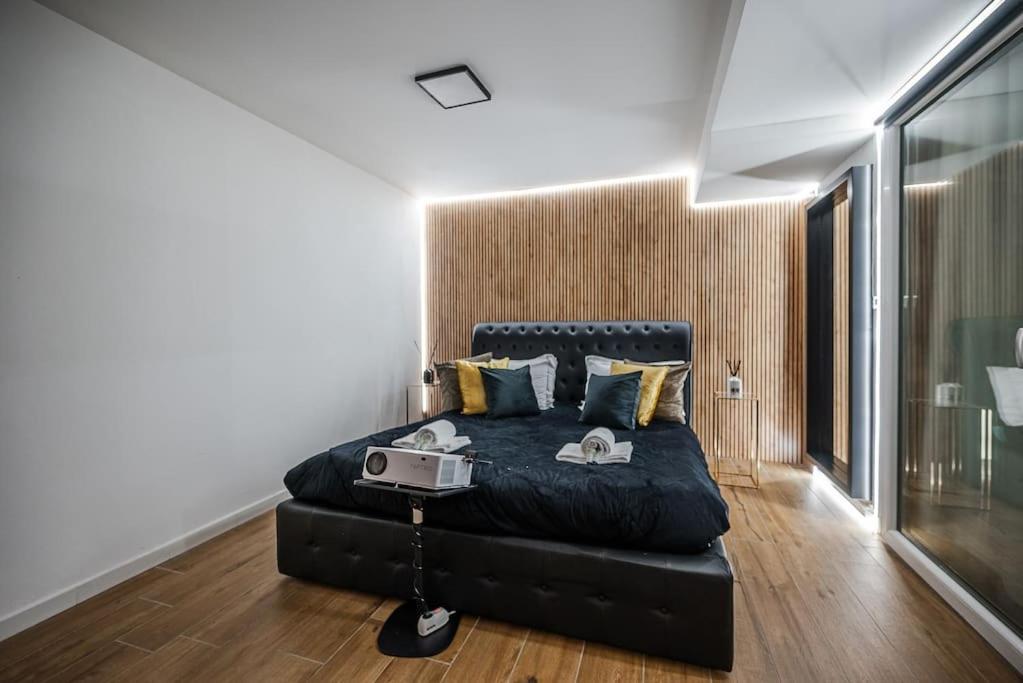 Villa Duomo - Jacuzzi e Terrazzo - Cinema - Free Parking - Gym