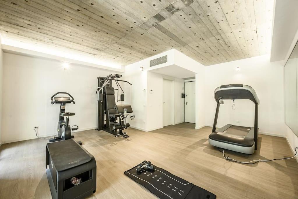 Villa Duomo - Jacuzzi e Terrazzo - Cinema - Free Parking - Gym