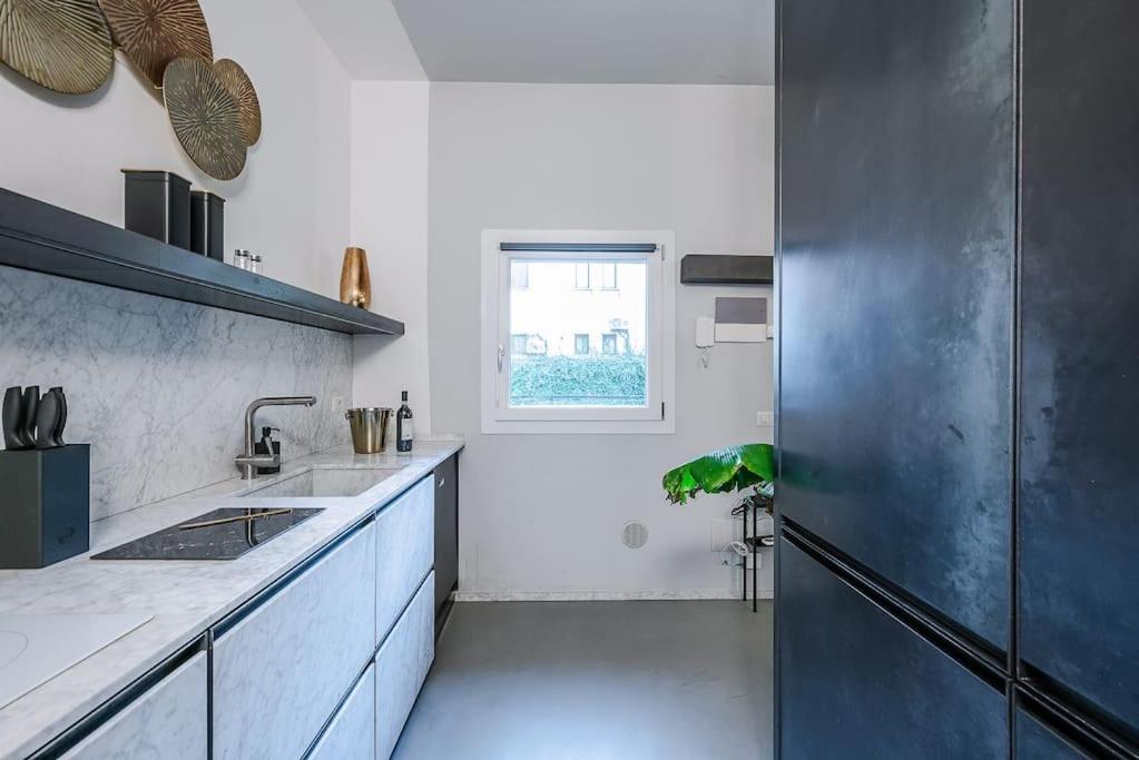 Villa Duomo - Jacuzzi e Terrazzo - Cinema - Free Parking - Gym