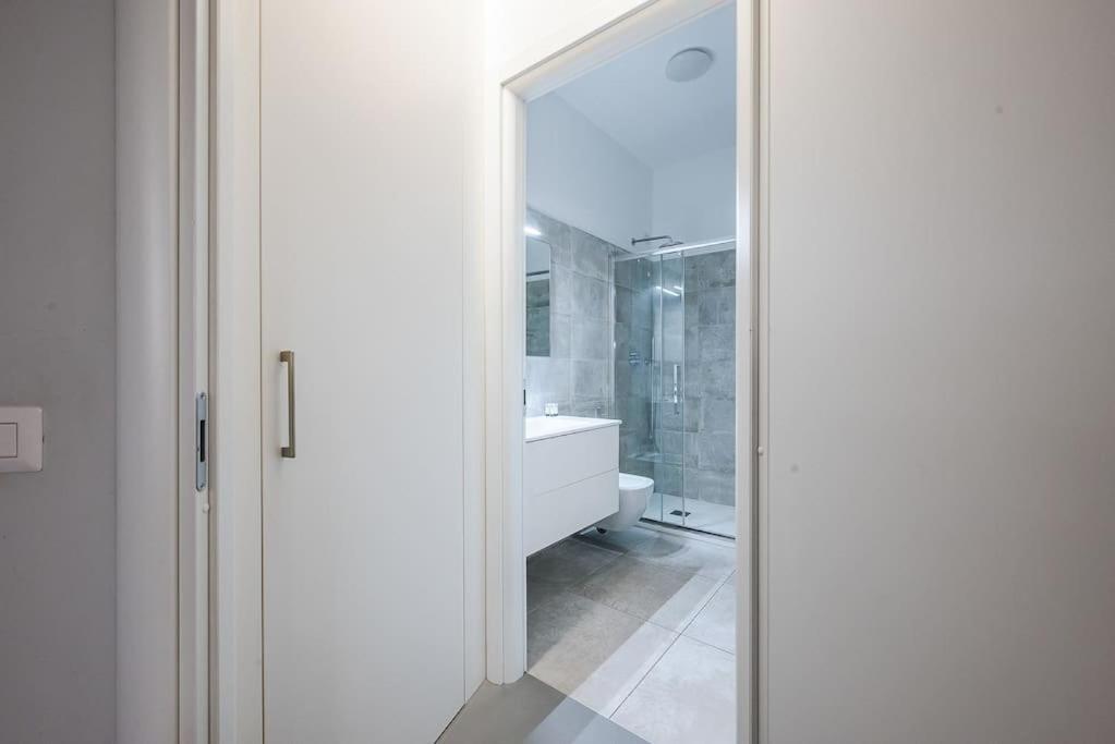 Villa Duomo - Jacuzzi e Terrazzo - Cinema - Free Parking - Gym