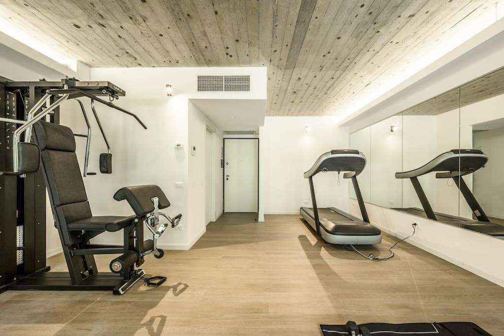 Villa Duomo - Jacuzzi e Terrazzo - Cinema - Free Parking - Gym