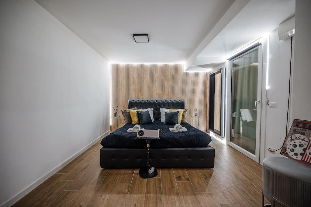 Villa Duomo - Jacuzzi e Terrazzo - Cinema - Free Parking - Gym