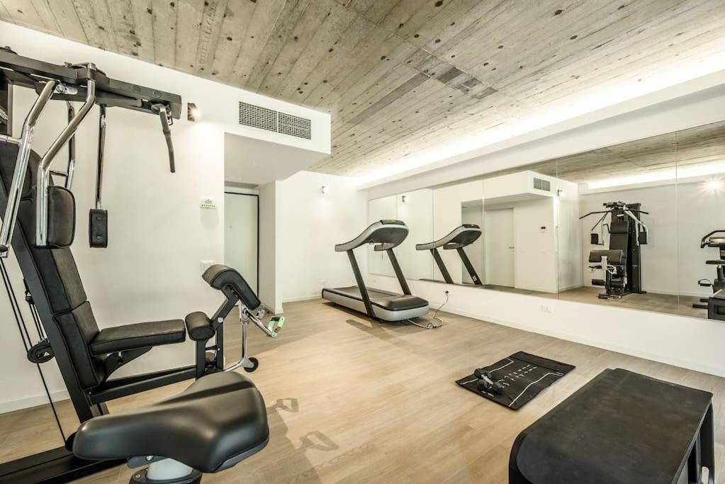 Villa Duomo - Jacuzzi e Terrazzo - Cinema - Free Parking - Gym
