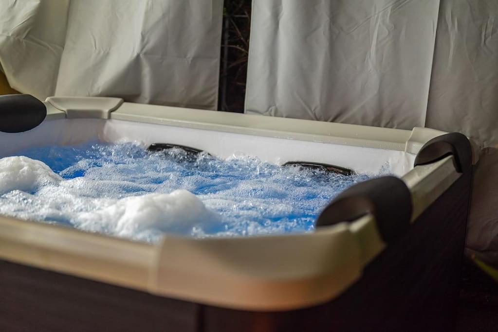 Villa Duomo - Jacuzzi e Terrazzo - Cinema - Free Parking - Gym