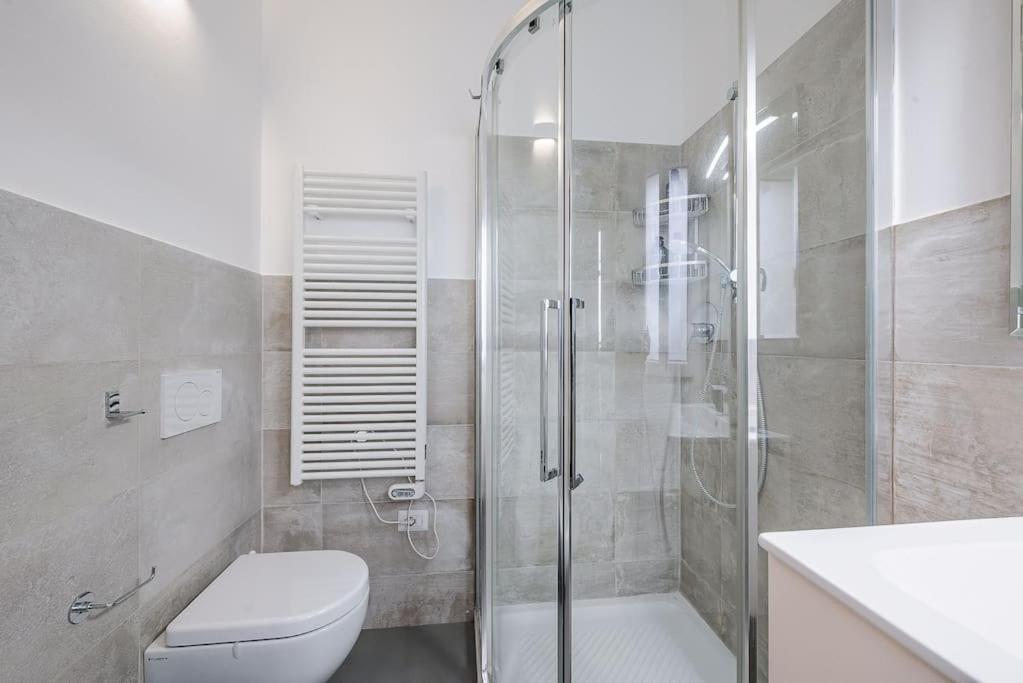Villa Duomo - Jacuzzi e Terrazzo - Cinema - Free Parking - Gym