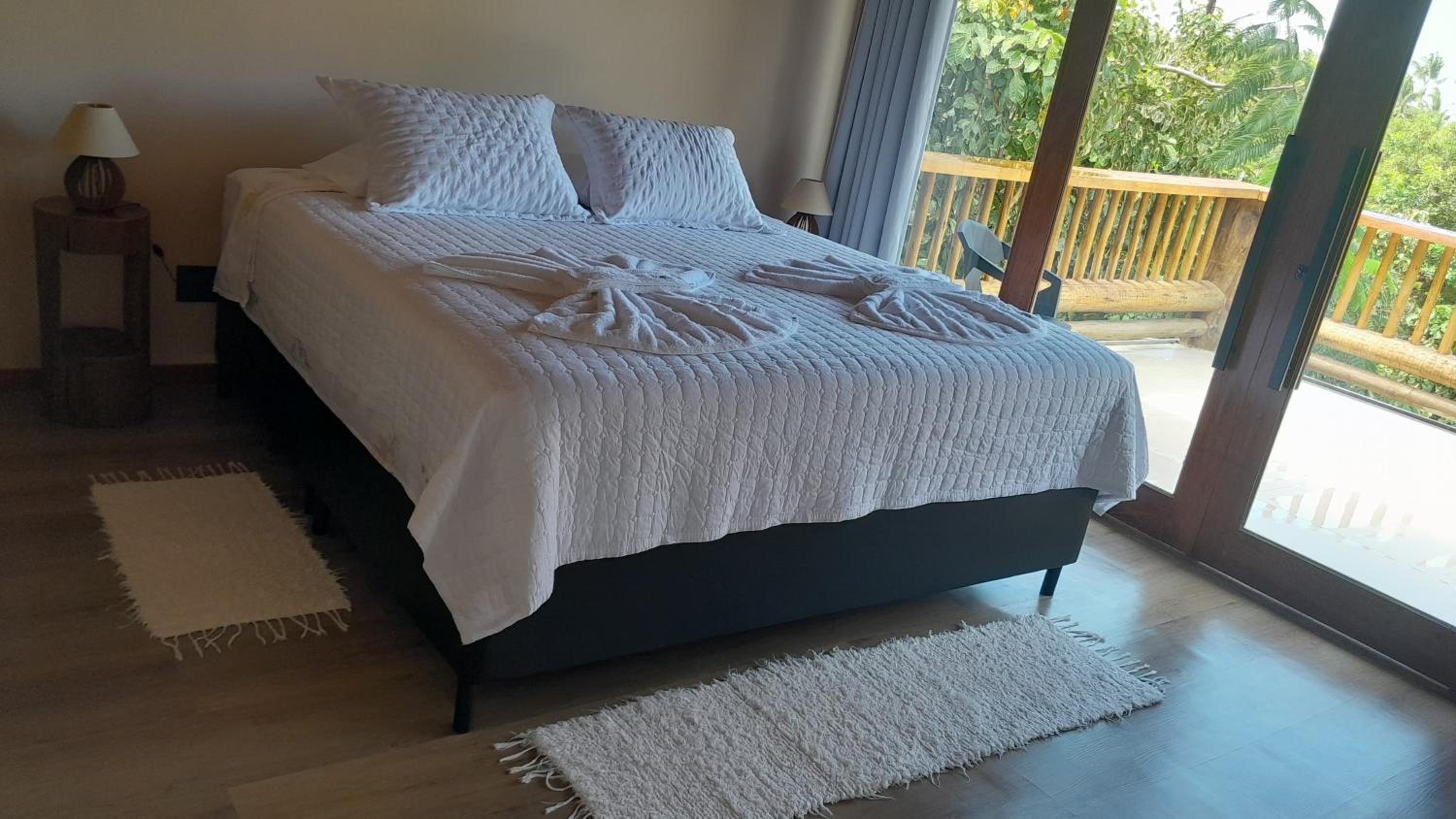 Full-service Casa Trancoso, new house, 10 mins walk to Beach & Quadrado