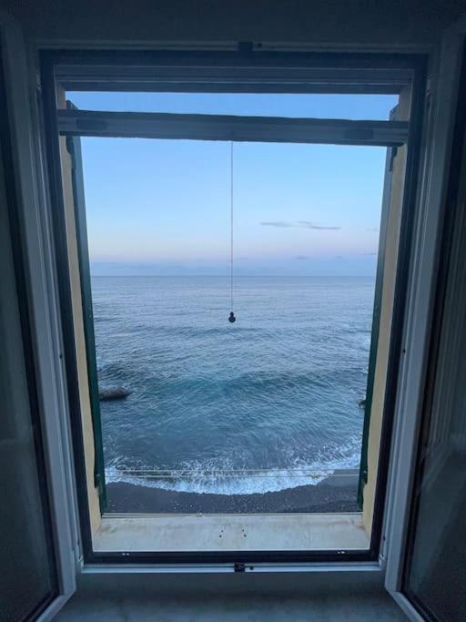 Charming Beach Flat with Seaview