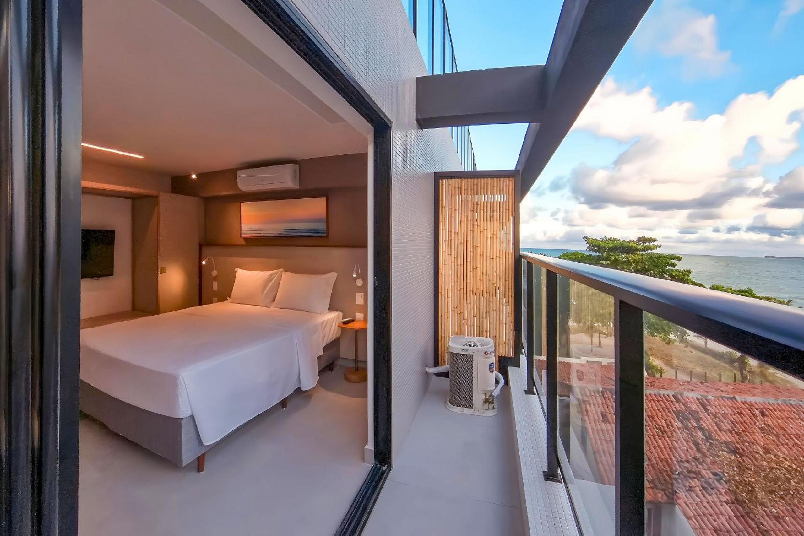 Restinga by Xtay - Studios with Pool and Gym, Beachfront in João Pessoa