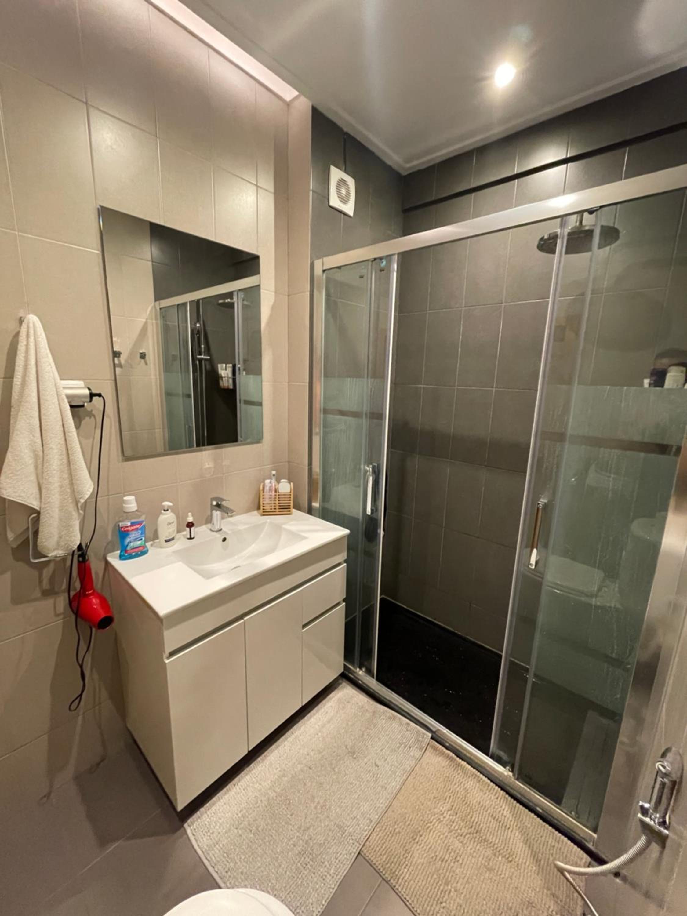 Quarto de casal close to Lisbon Flat equipado
