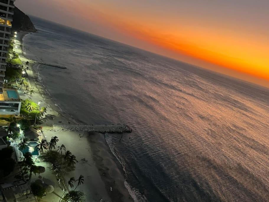 Lujo Apto- Santa Marta - Primera Línea