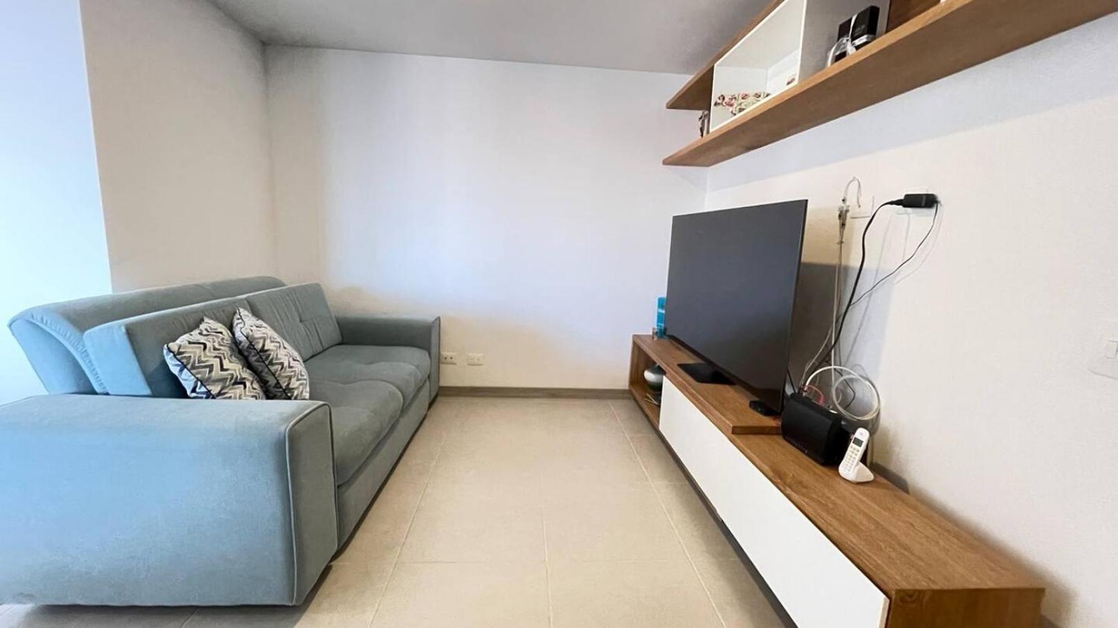 Comfortable 3-bedroom Apartment With City View