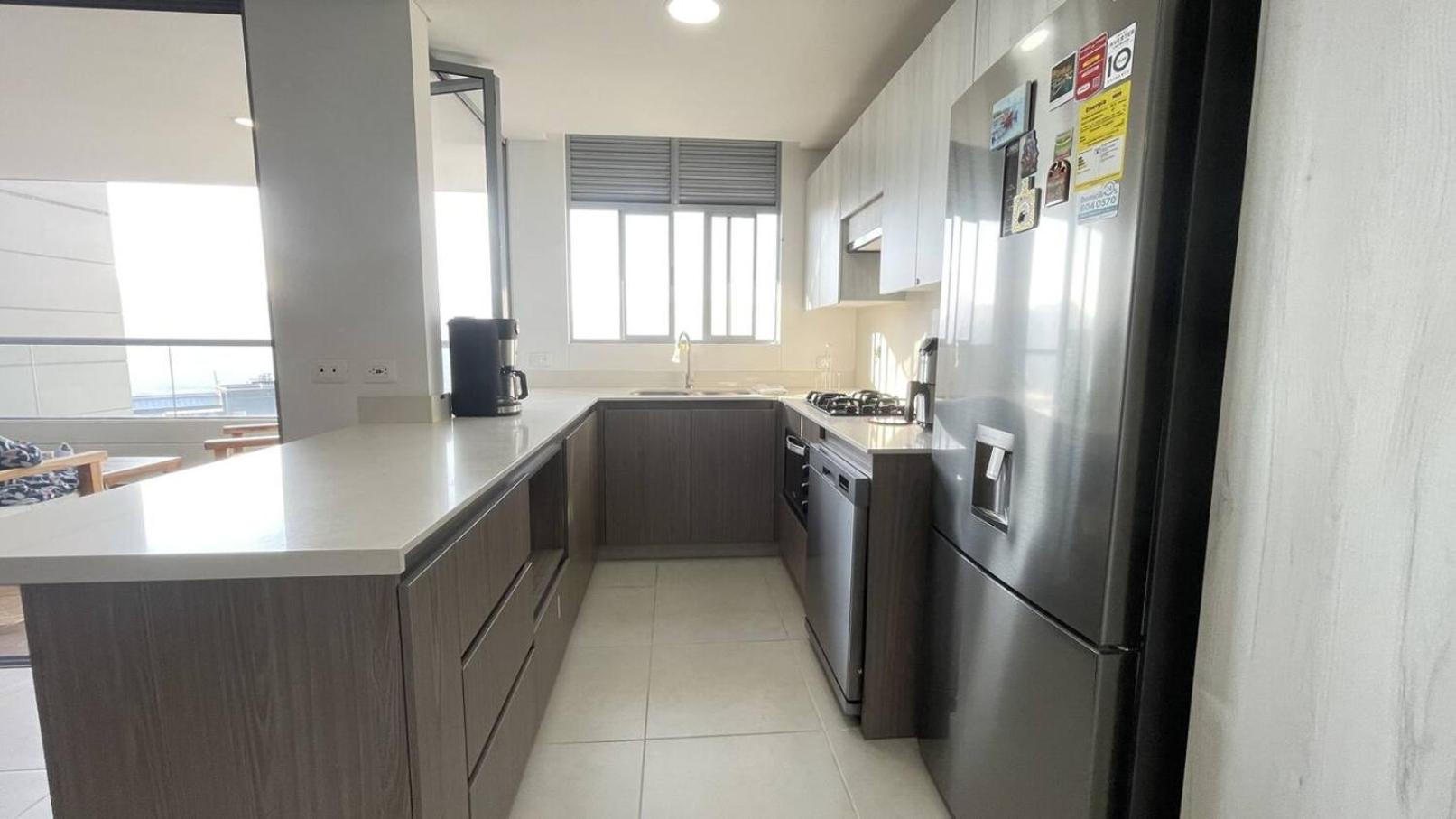 Comfortable 3-bedroom Apartment With City View