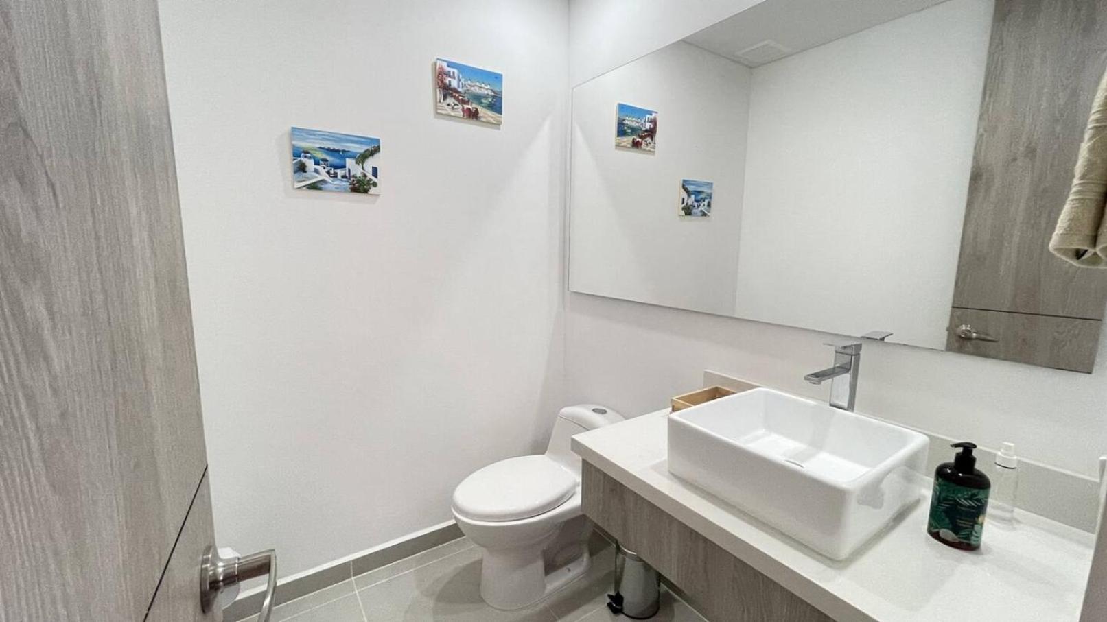 Comfortable 3-bedroom Apartment With City View
