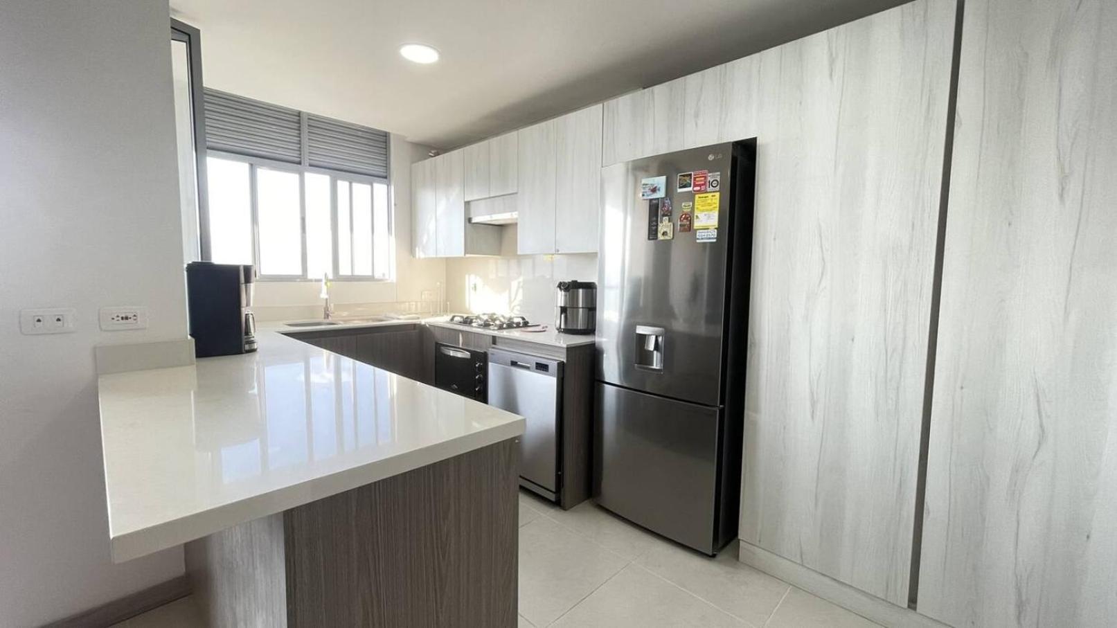 Comfortable 3-bedroom Apartment With City View
