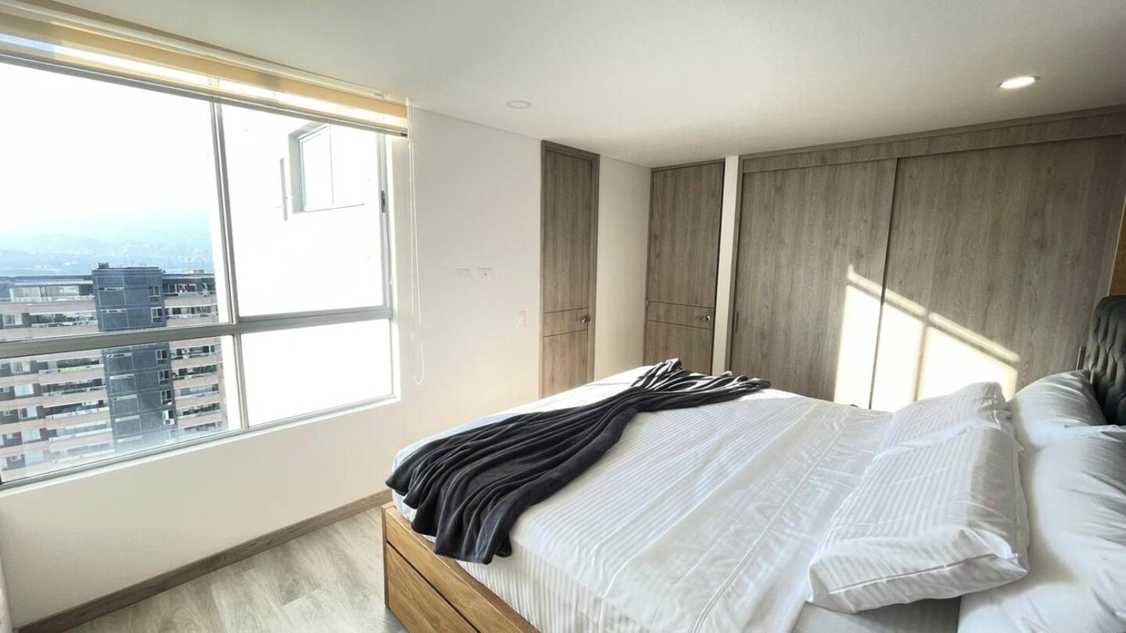 Comfortable 3-bedroom Apartment With City View