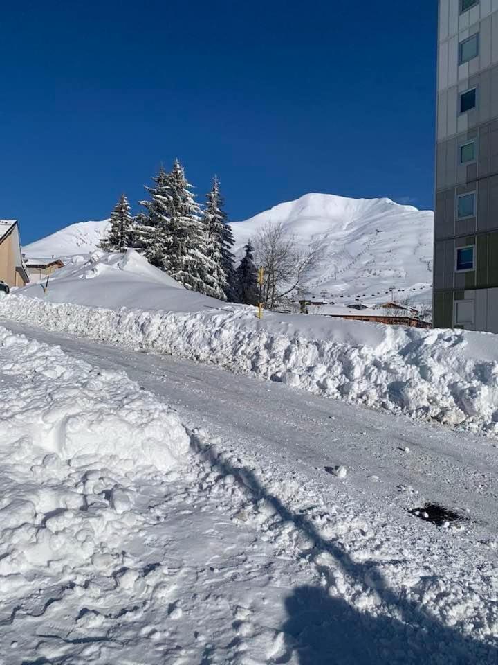 White Home Tonale view 5