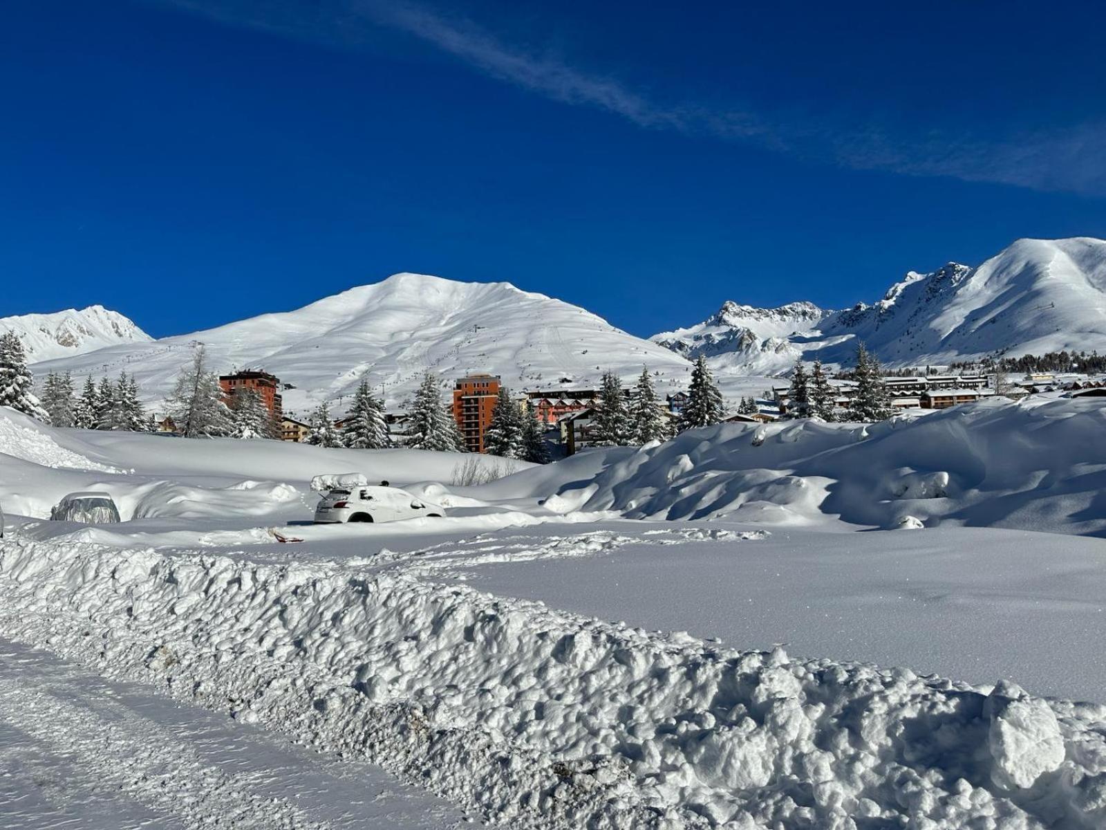 White Home Tonale view 3
