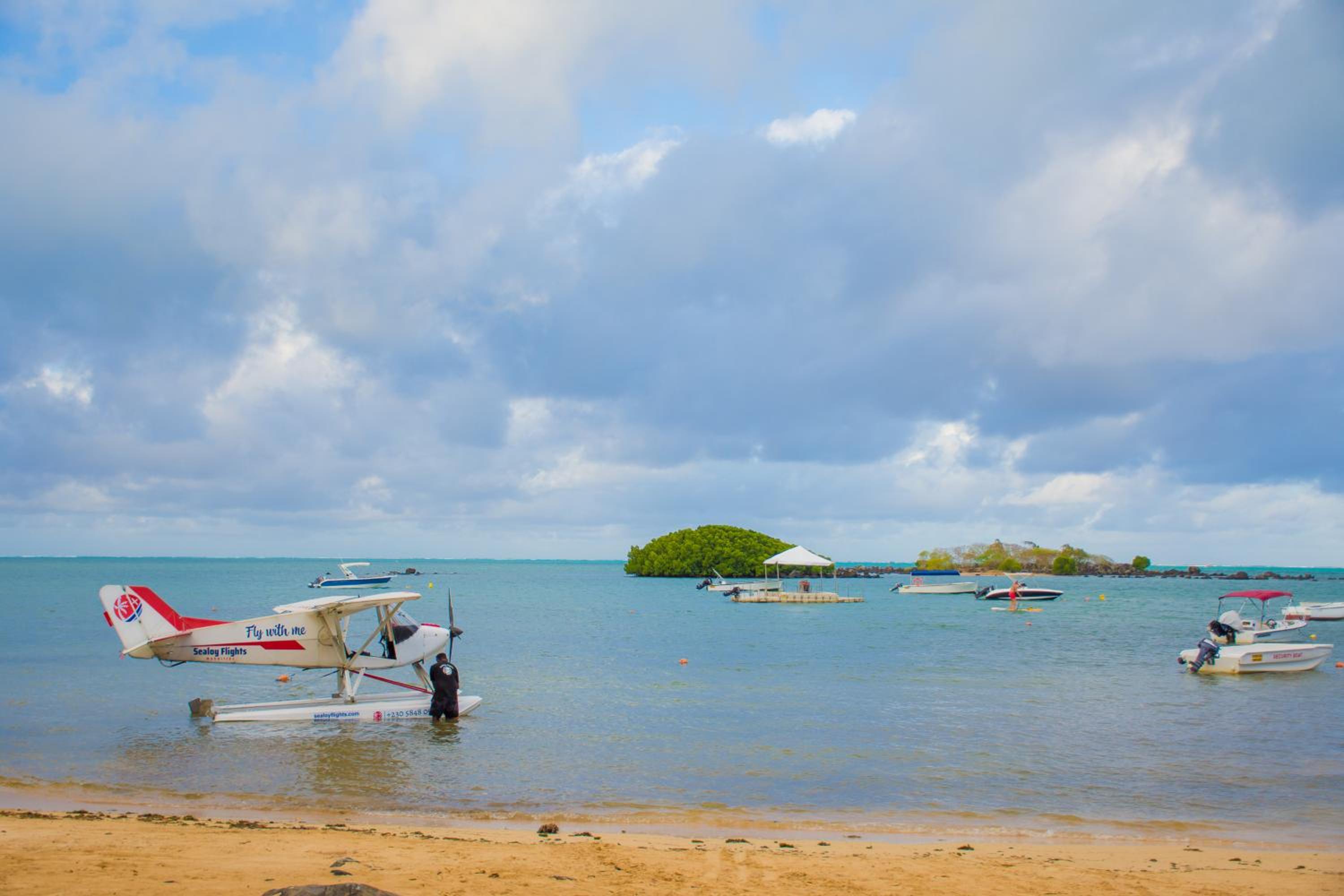 Azuri Apartment with Beach, Pools, Gym, Golf, Shops, Restaurants, Spa, Boat activities, Tennis &Paddle court, kids corner