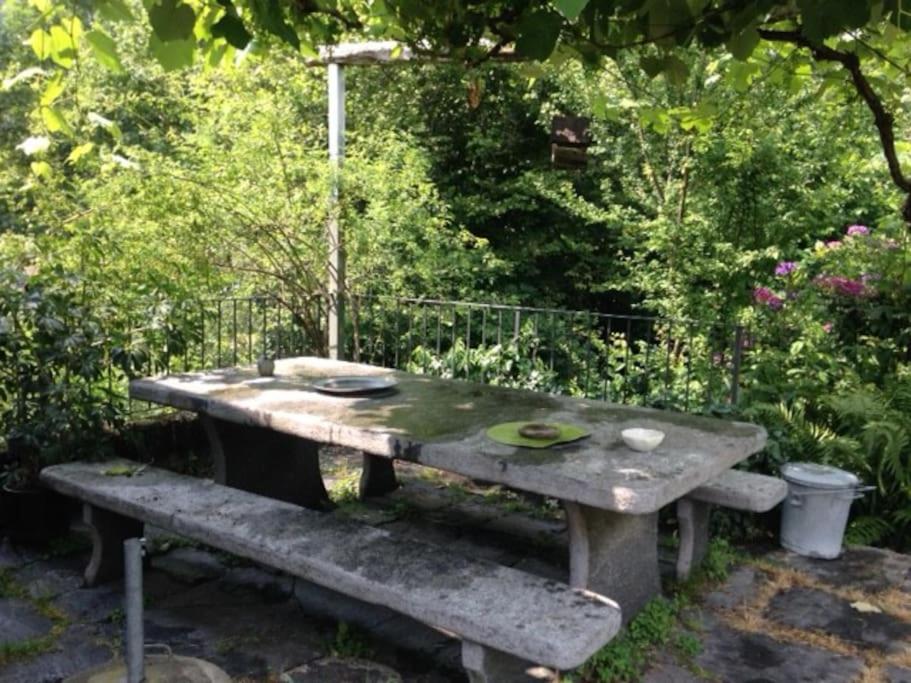 casa ad Avegno con 1500mq di giardino