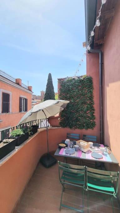 Stylish duplex with terrace Rome