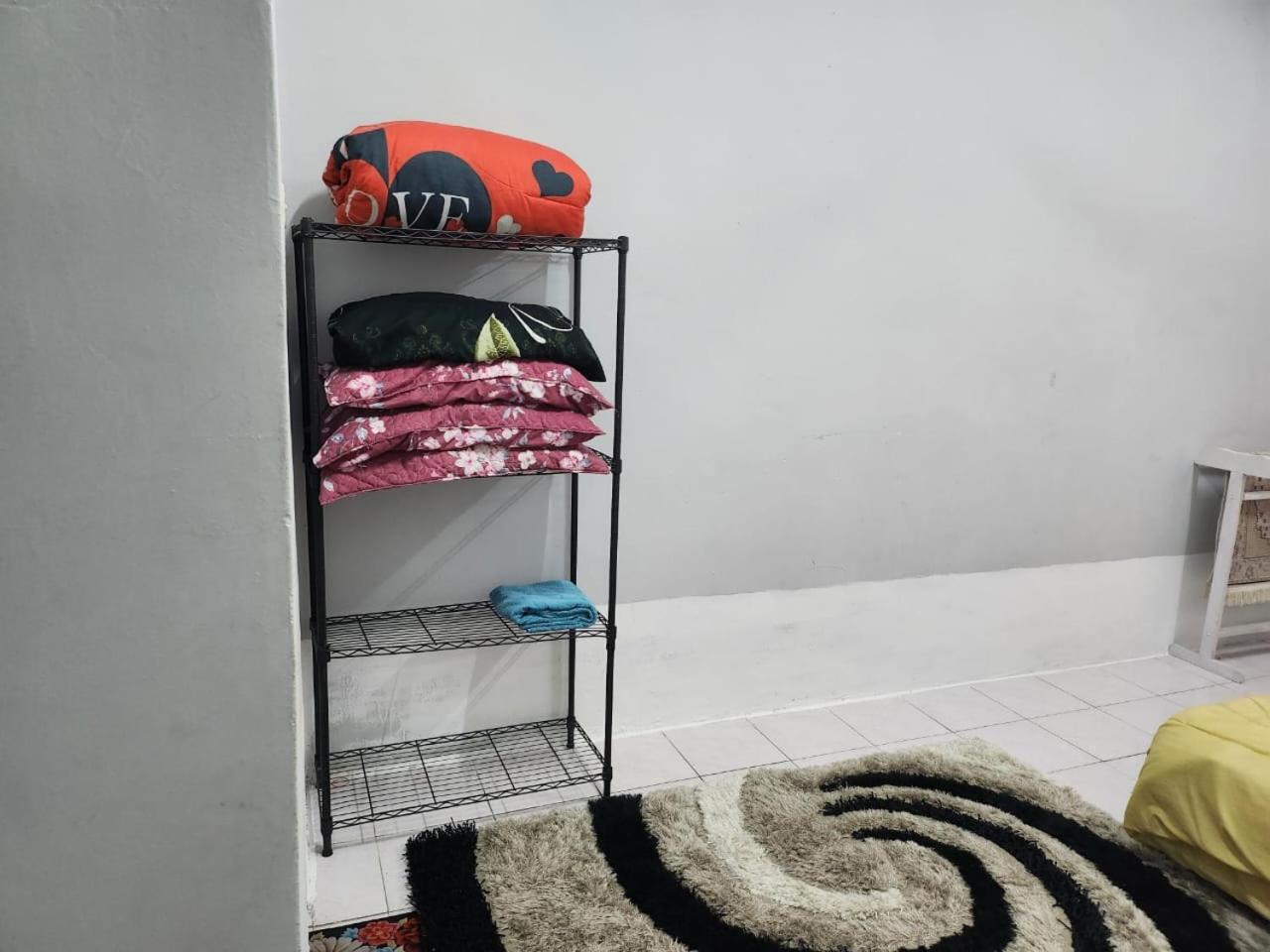 Taufiq 34 KLIA Sepang with 3 Airconds & Free Wi-Fi photo 7