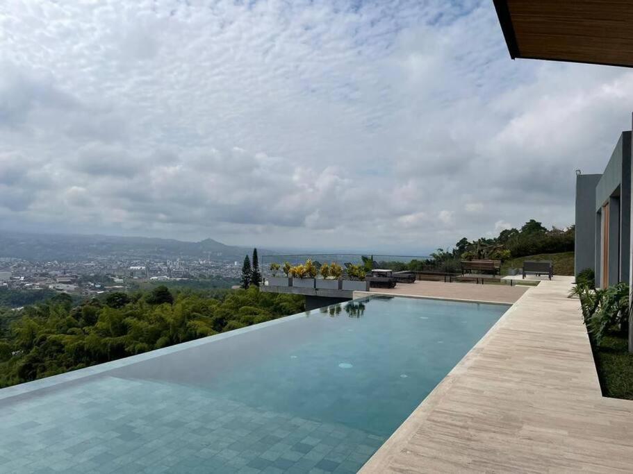 Luxury Villa Spectacular Views Sauna Jacuzzi BBQ