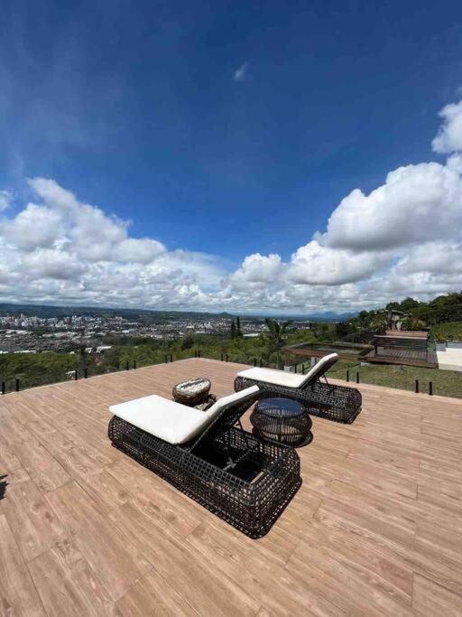 Luxury Villa Spectacular Views Sauna Jacuzzi BBQ