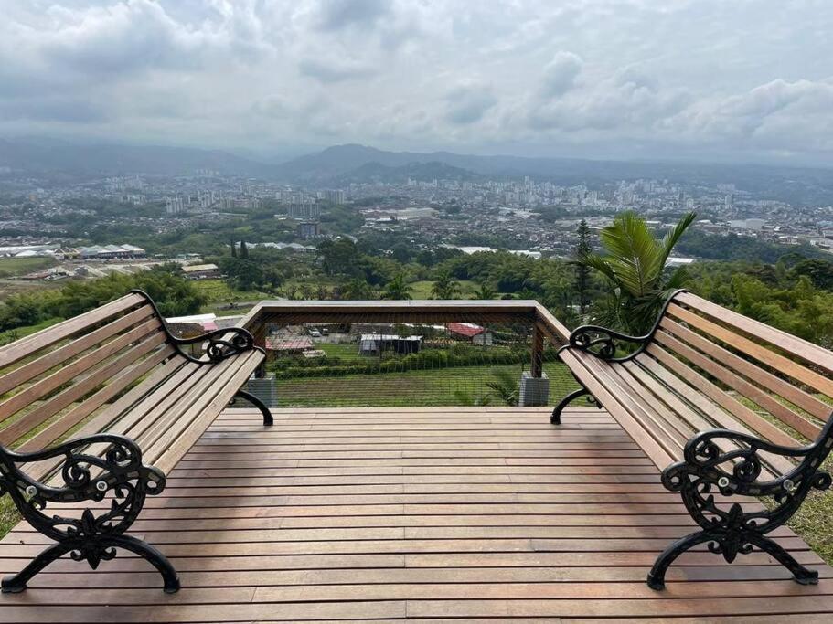 Luxury Villa Spectacular Views Sauna Jacuzzi BBQ