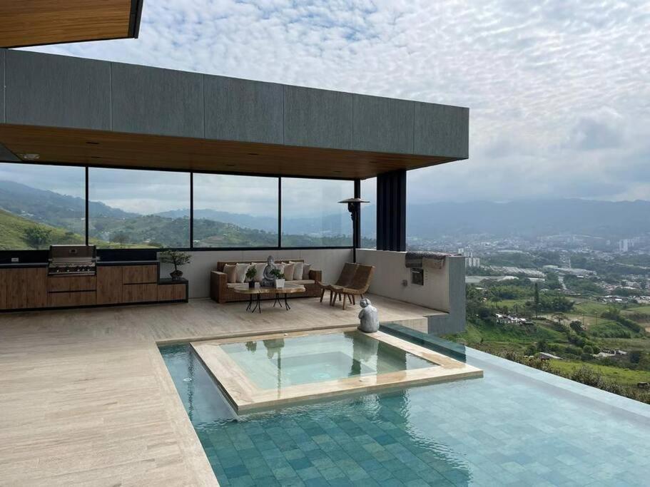 Luxury Villa Spectacular Views Sauna Jacuzzi BBQ