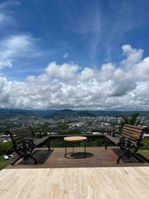 Luxury Villa Spectacular Views Sauna Jacuzzi BBQ