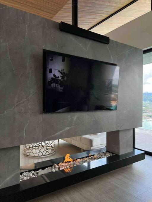 Luxury Villa Spectacular Views Sauna Jacuzzi BBQ
