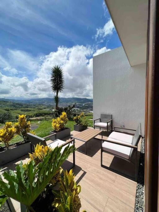 Luxury Villa Spectacular Views Sauna Jacuzzi BBQ