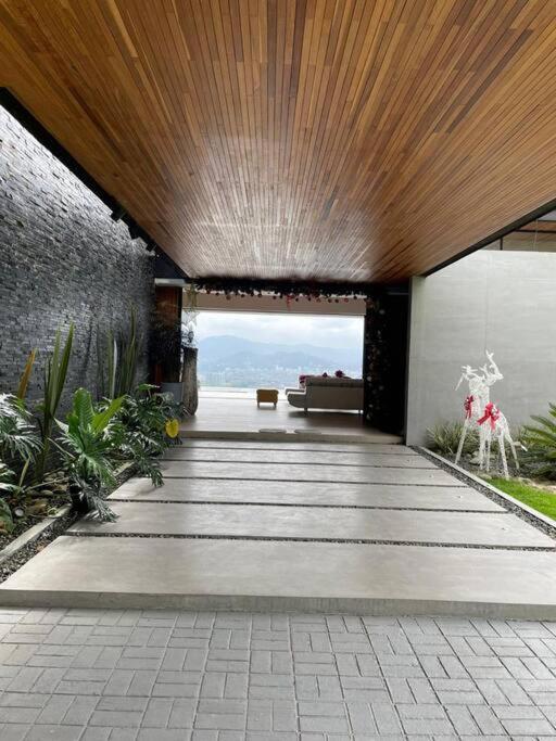 Luxury Villa Spectacular Views Sauna Jacuzzi BBQ