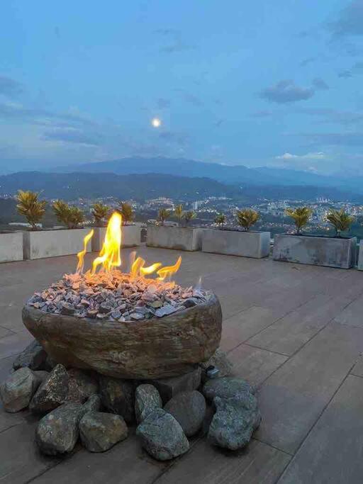 Luxury Villa Spectacular Views Sauna Jacuzzi BBQ