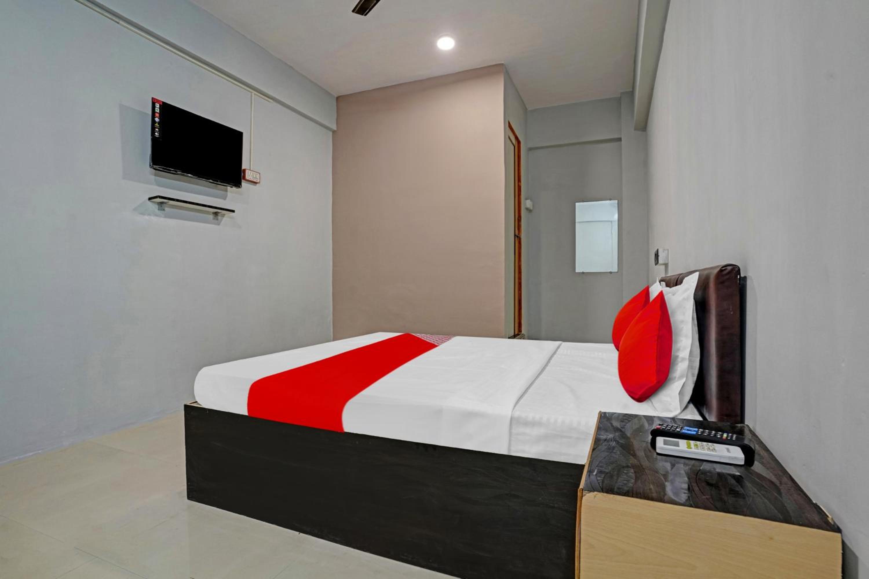 OYO Flagship 81234 Hotel Velvet Rooms view 4