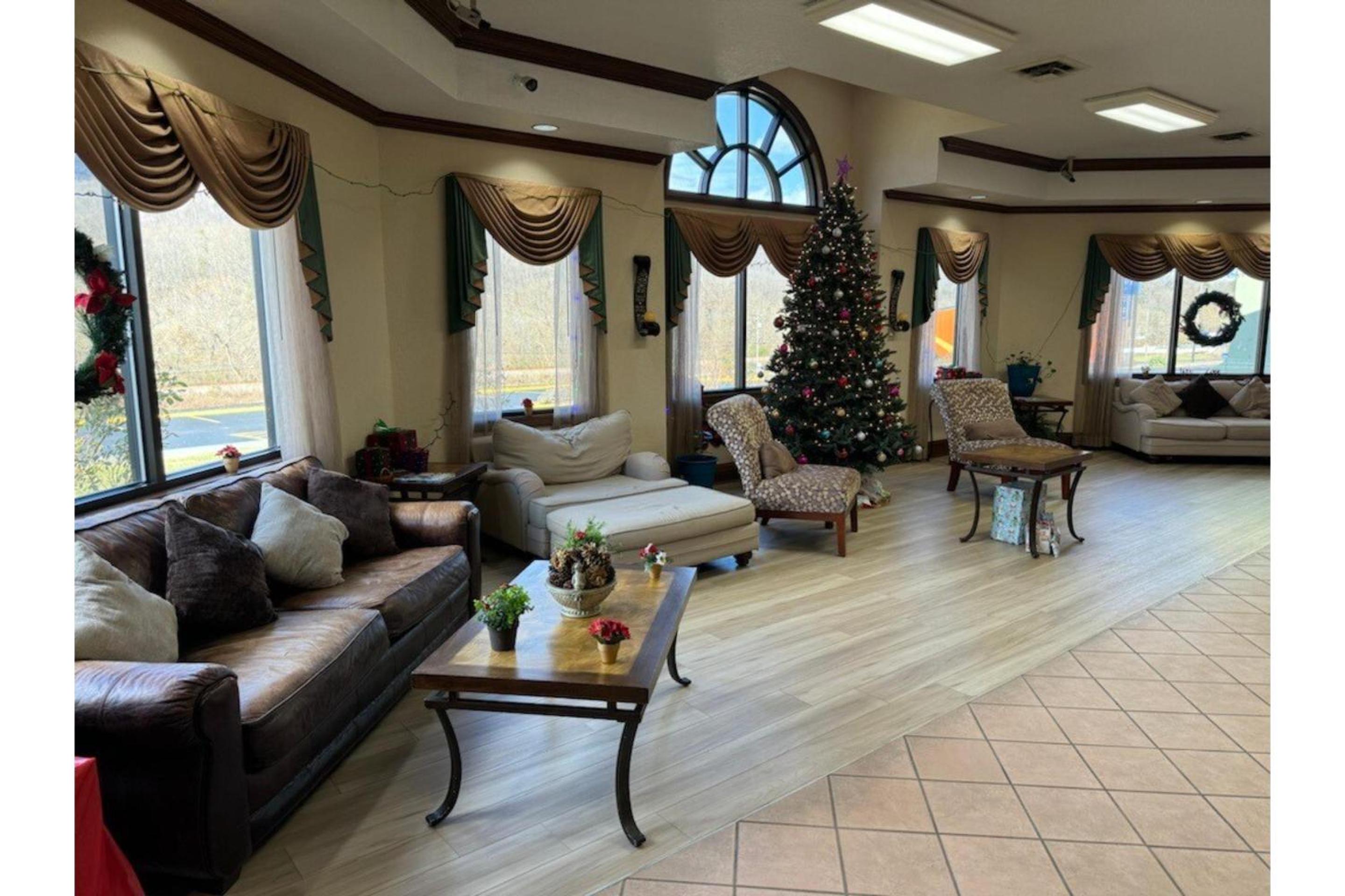 OYO Hotel Harriman near I-40 view 5