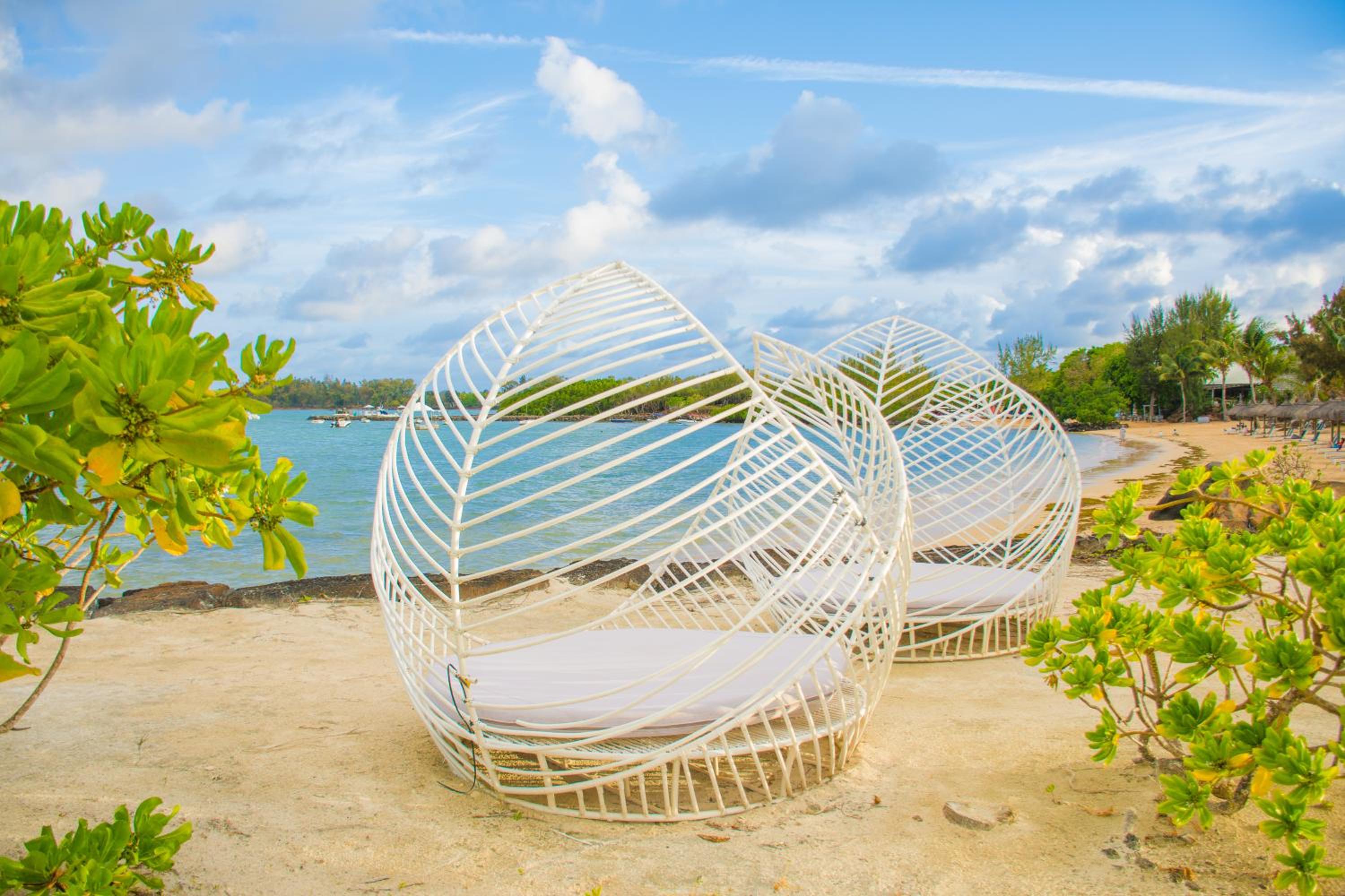 Azuri Apartment with Beach, Pools, Gym, Golf, Shops, Restaurants, Spa, Boat activities, Tennis &Paddle court, kids corner