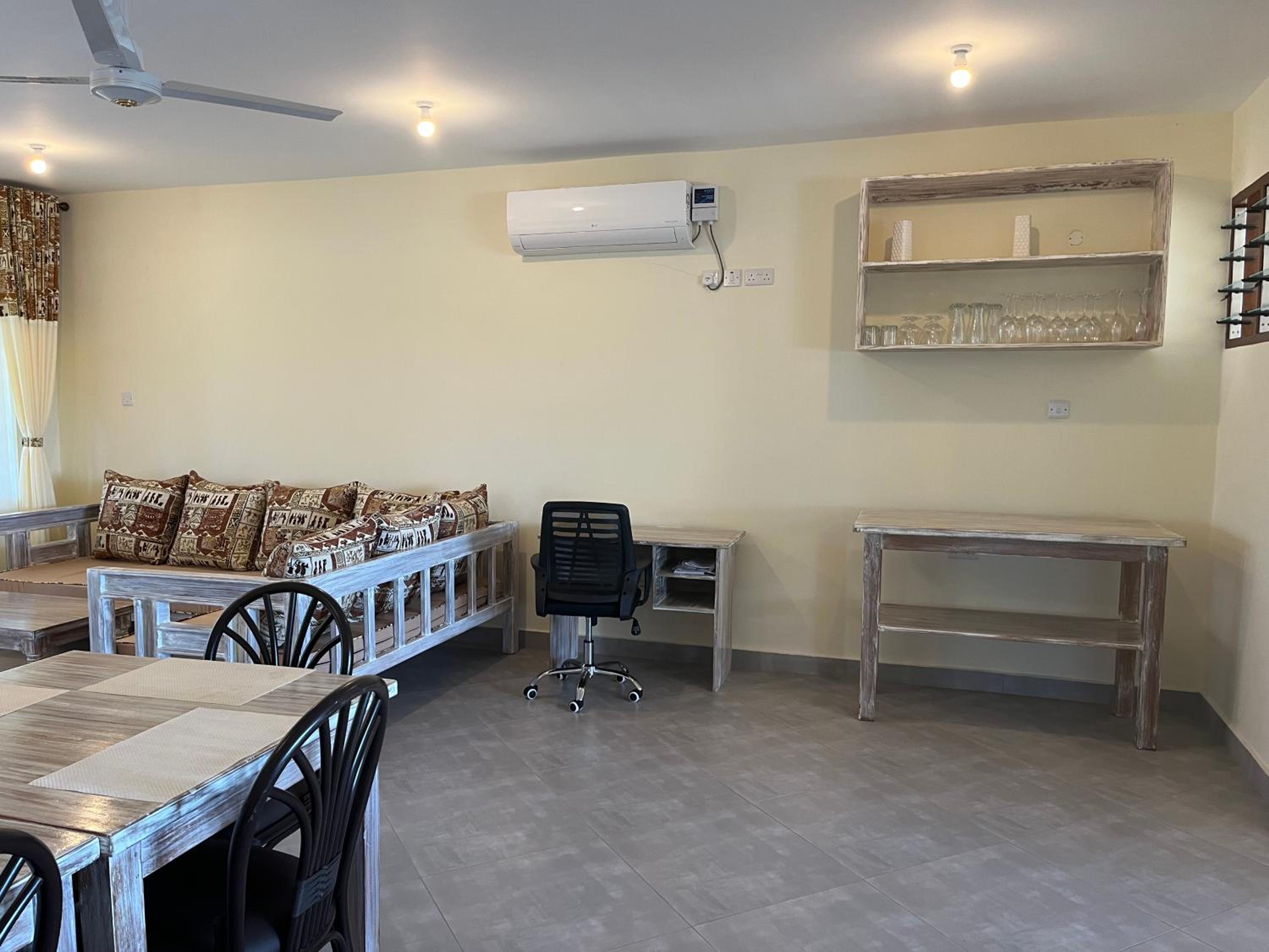 Jo's Baobab Luxury Apartments view 3