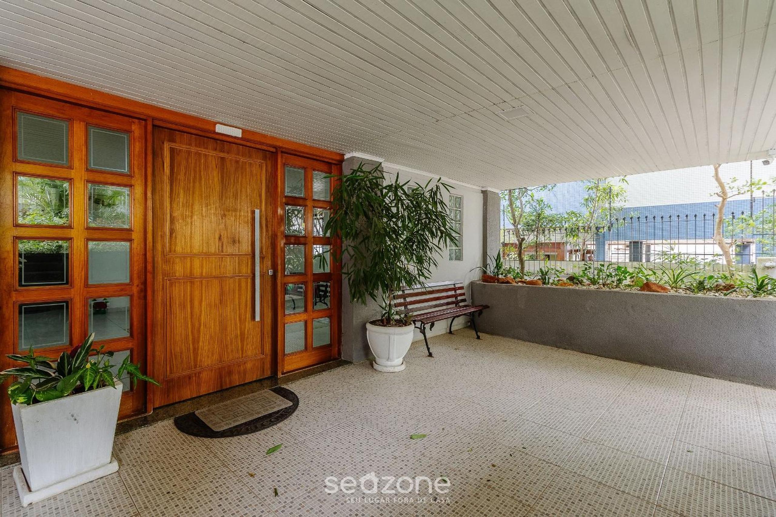 Apartamento c/ Churrasqueira em PoA EDV0203