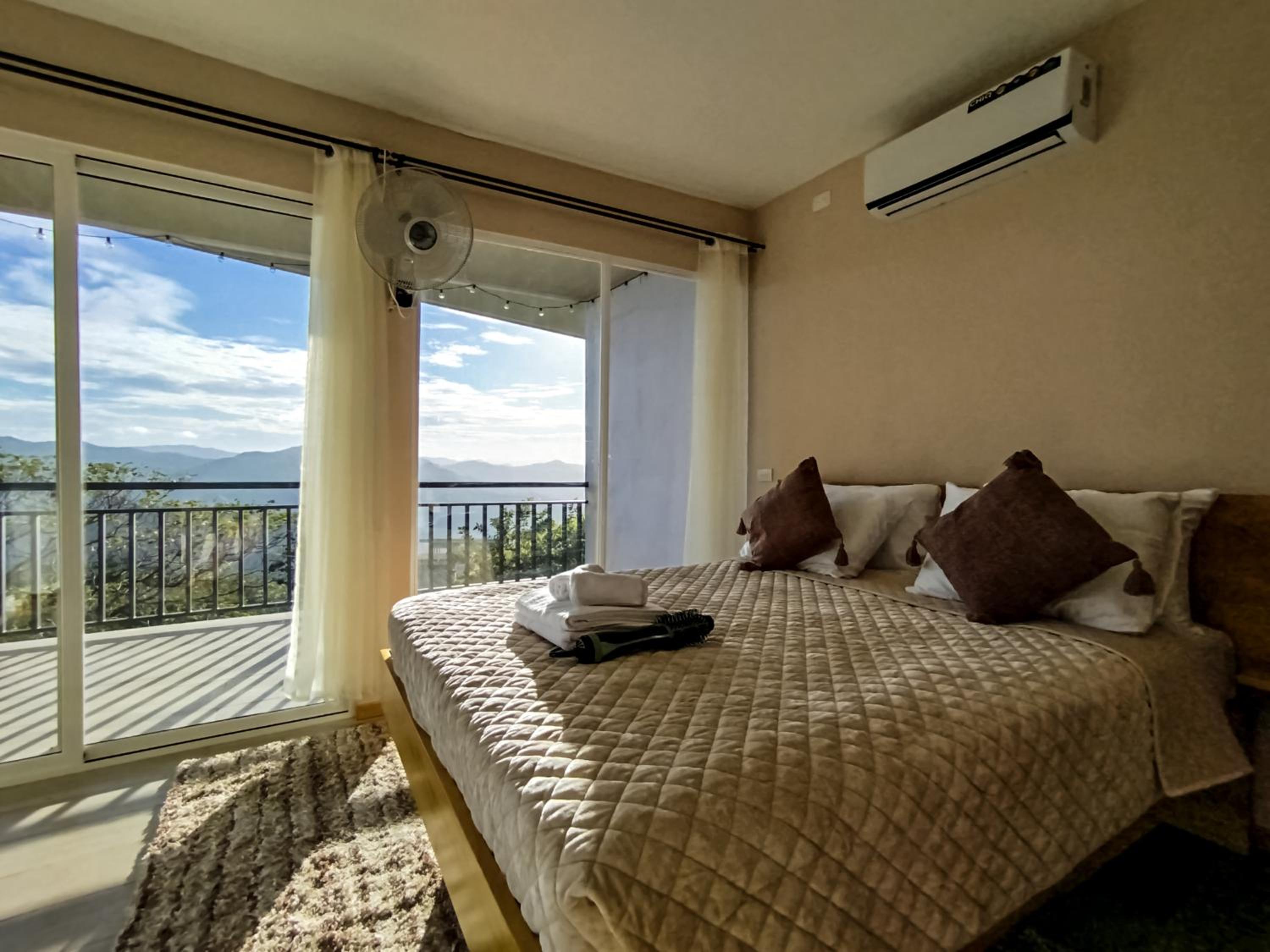 Nosara Hideaway 1 - Mountain View Cabins & BREAKFAST PROVIDED