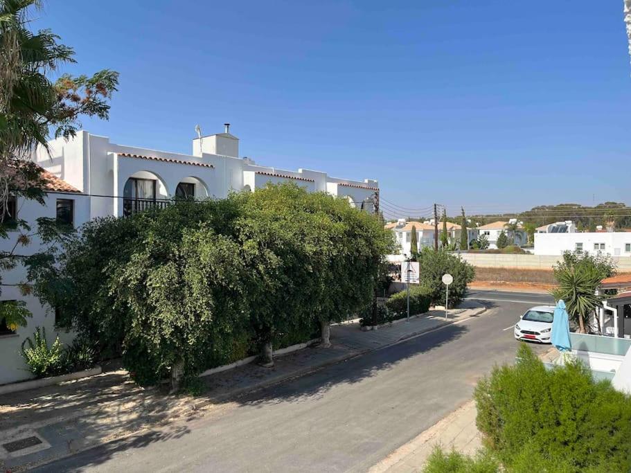 Roomy Studio - stone throw away to Nissi Beach!