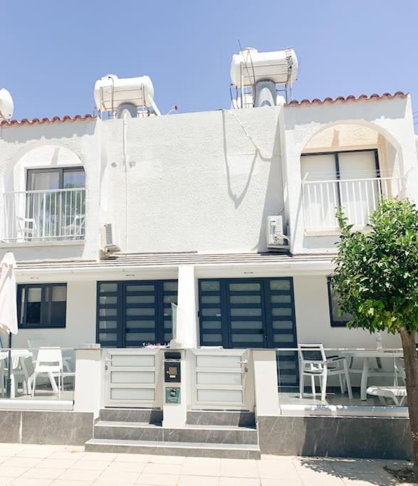Roomy Studio - stone throw away to Nissi Beach!