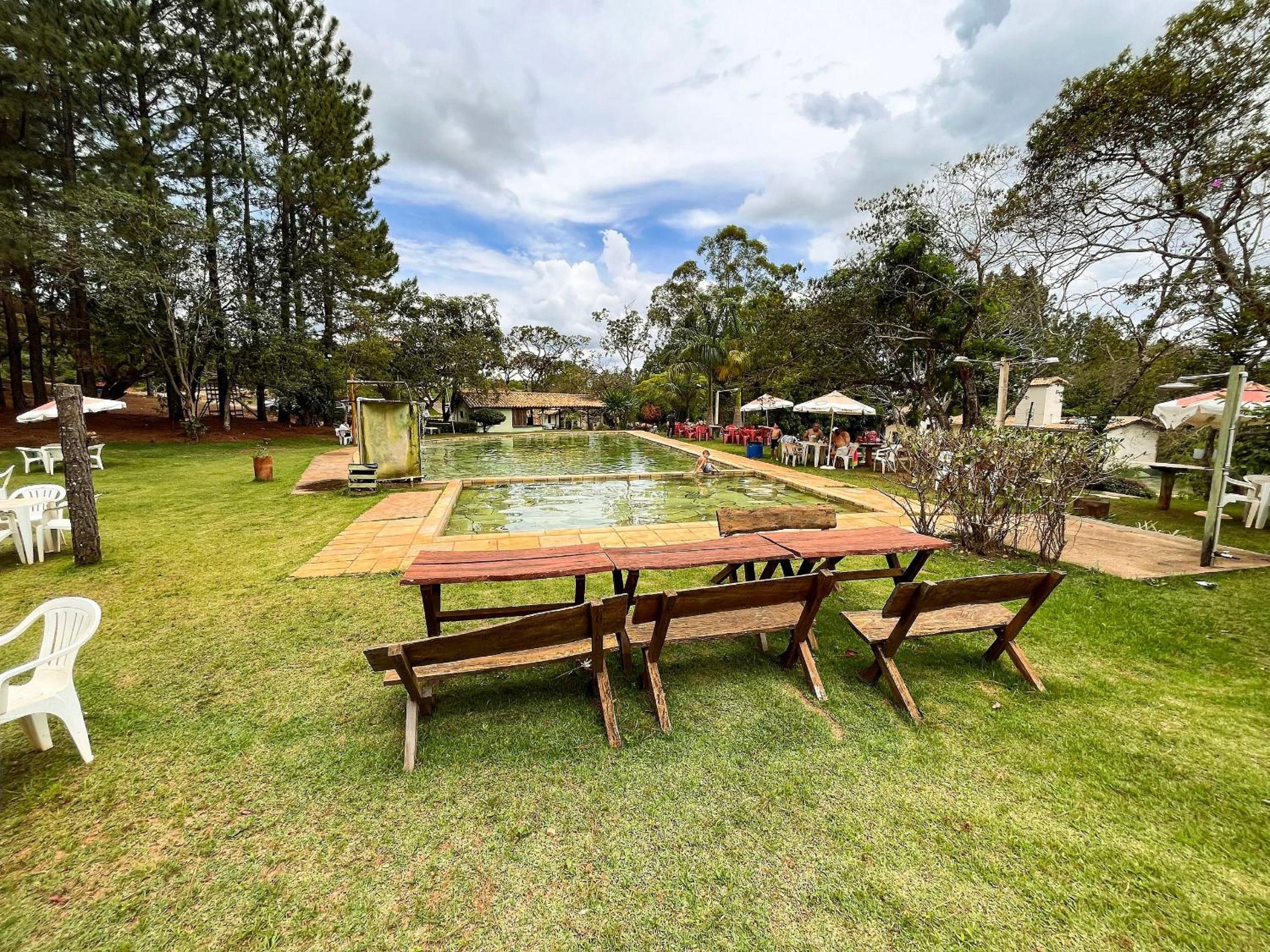Pousada Chalés em Capitólio com acesso a piscina natural, cachoeiras, café da manhã, trilhas, passeio a cavalo, a apenas poucos minutos do deslumbrante Lag