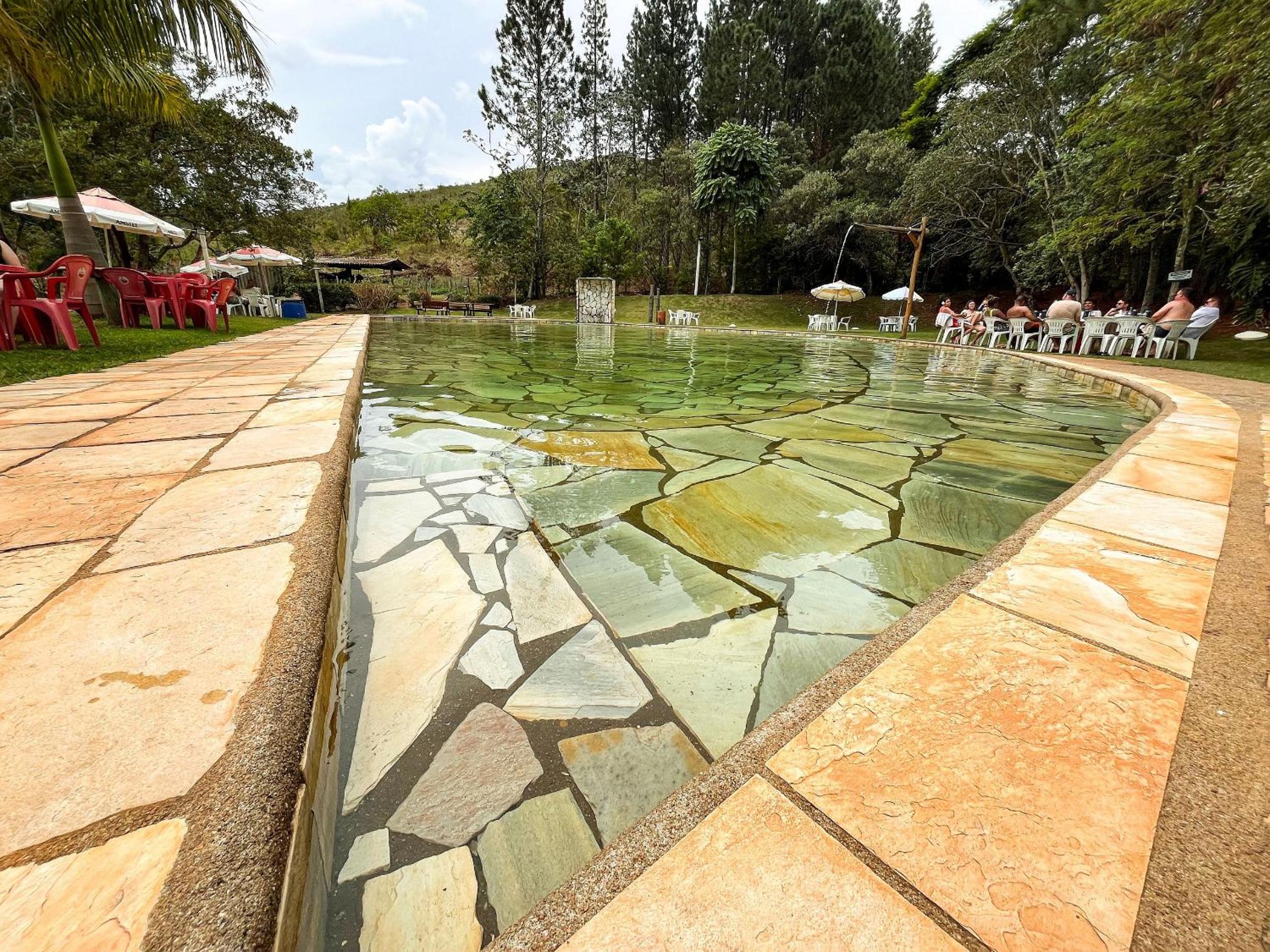 Pousada Chalés em Capitólio com acesso a piscina natural, cachoeiras, café da manhã, trilhas, passeio a cavalo, a apenas poucos minutos do deslumbrante Lag