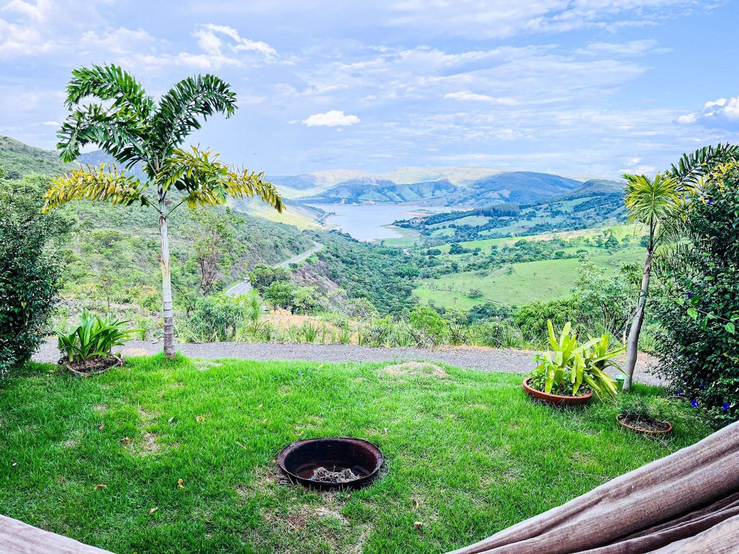 Pousada Chalés em Capitólio com acesso a piscina natural, cachoeiras, café da manhã, trilhas, passeio a cavalo, a apenas poucos minutos do deslumbrante Lag