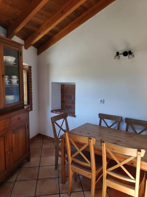 Espaciosa casa rural reformada junto al mar