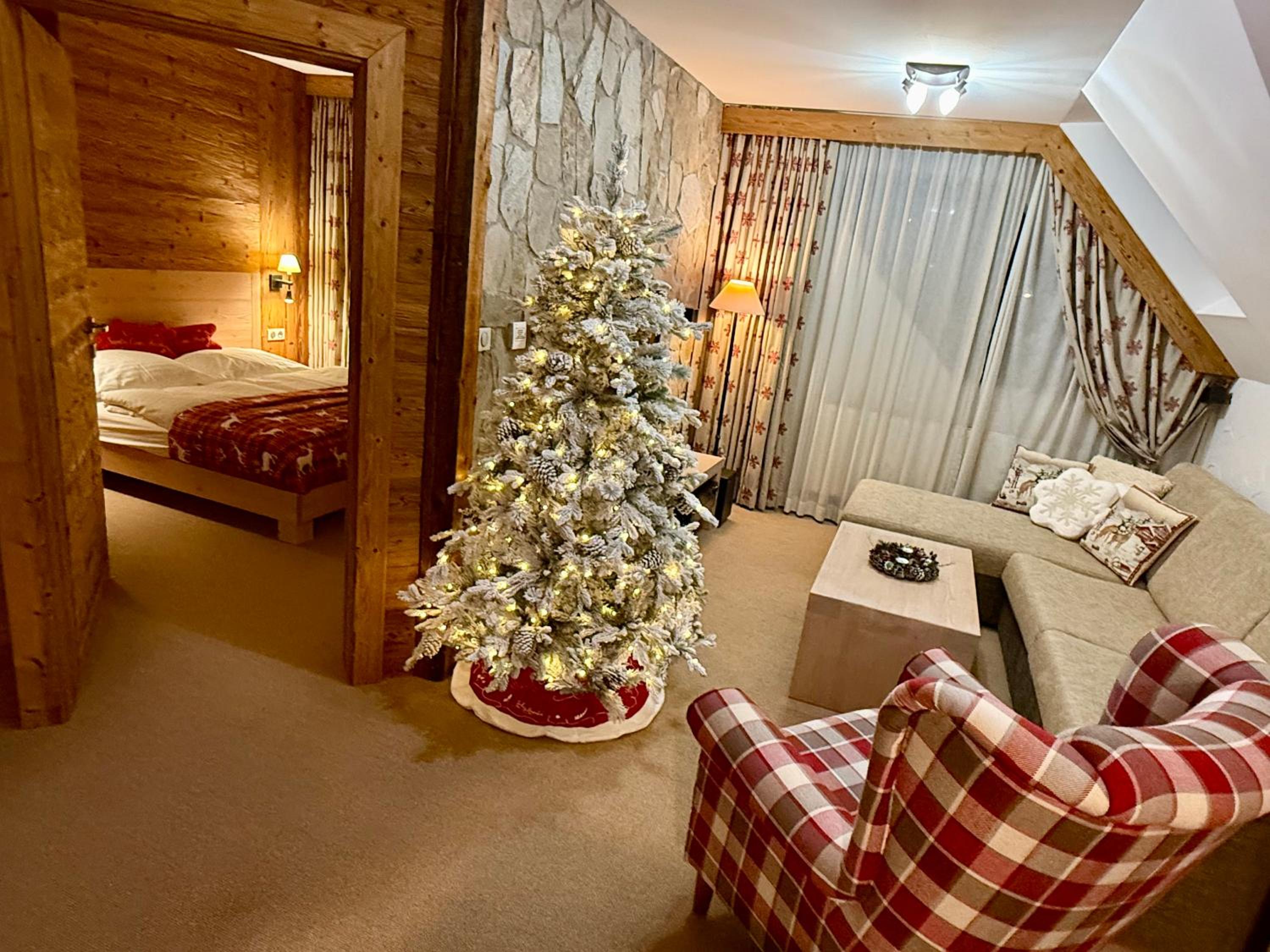 Hotel Kukučka apartmán 310 s balkónom - výhľad na Tatry - Image 1