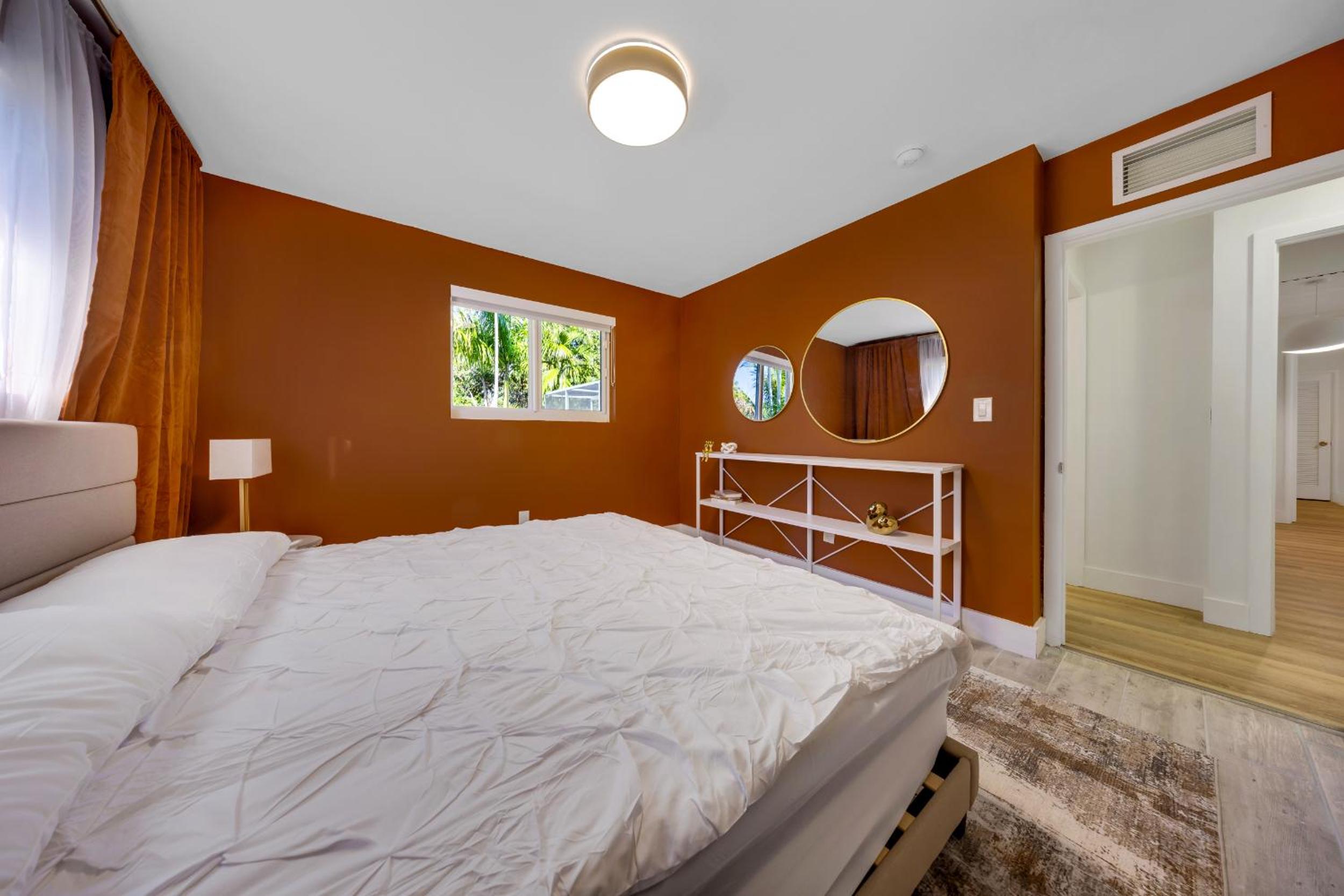 Tropical Villa Retreat with Private Pool & Peaceful Backyard - Stylish Escape in a Tranquil Residential Area