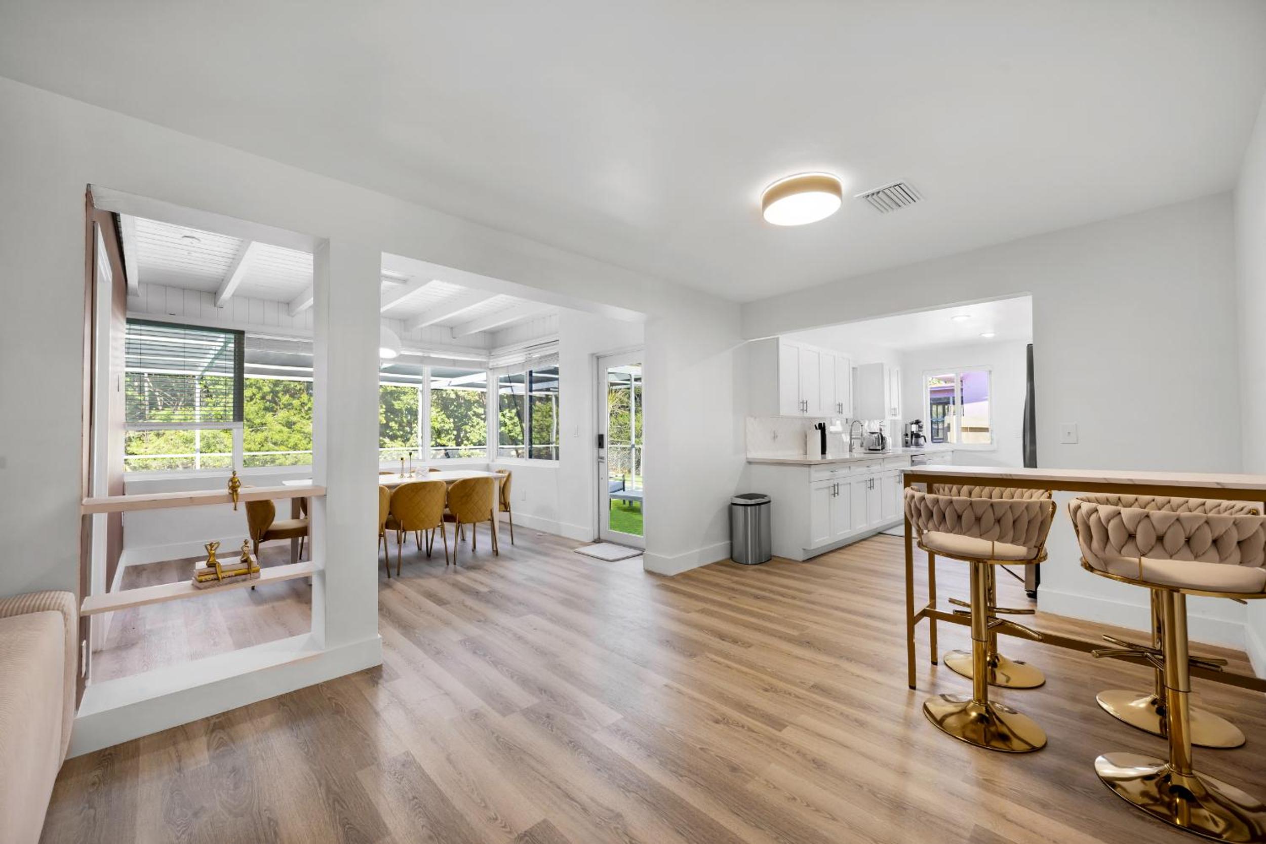 Tropical Villa Retreat with Private Pool & Peaceful Backyard - Stylish Escape in a Tranquil Residential Area
