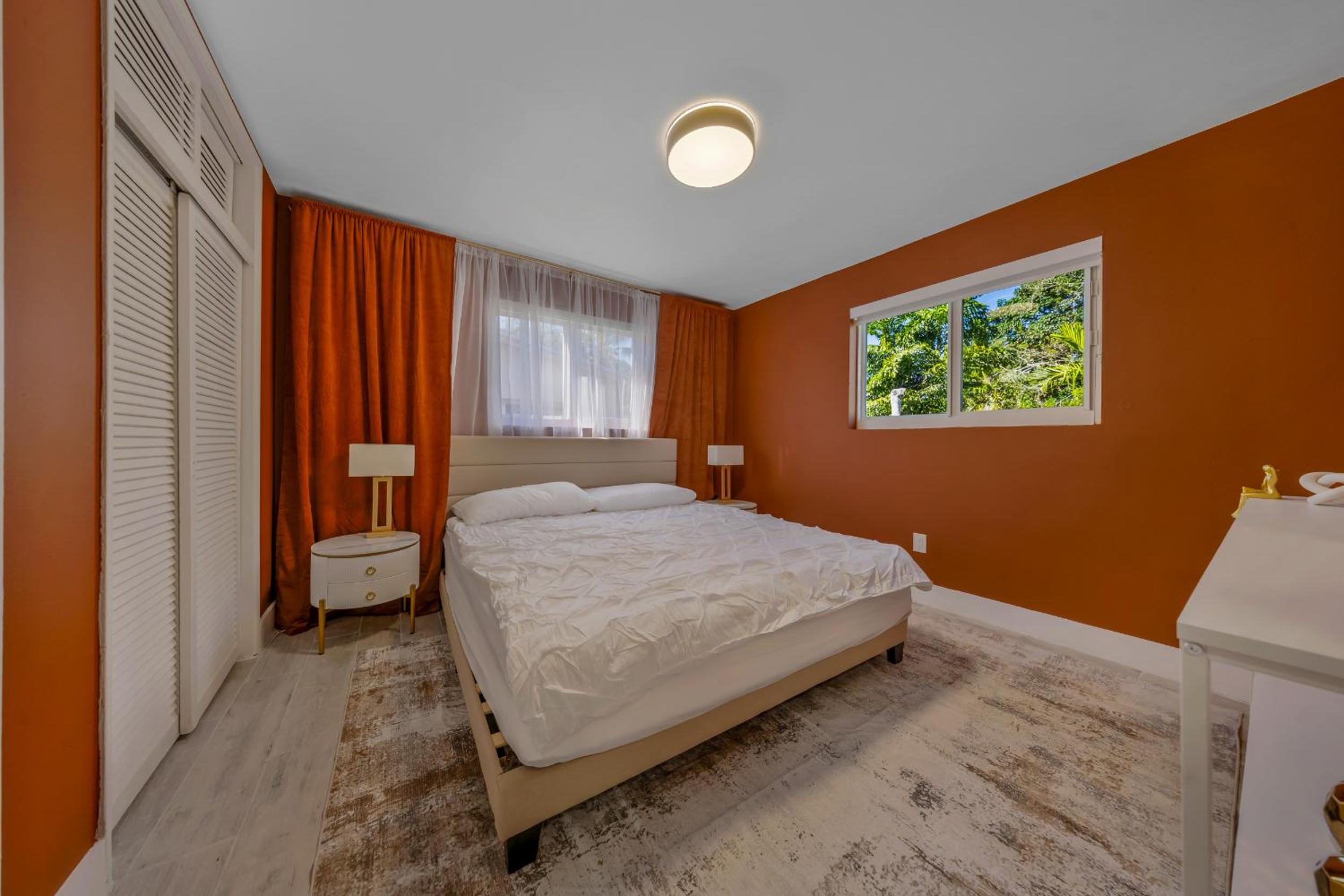 Tropical Villa Retreat with Private Pool & Peaceful Backyard - Stylish Escape in a Tranquil Residential Area